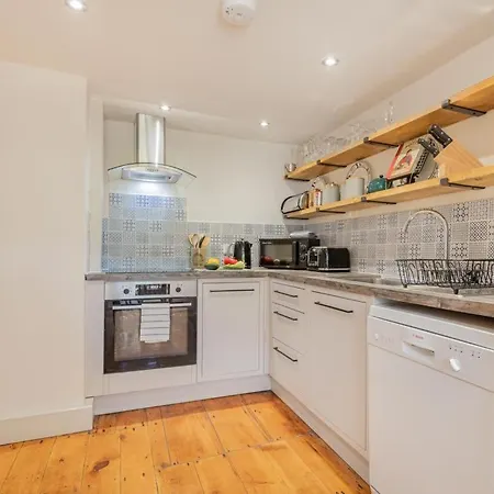 2 Bed In Sz197 Semesterbostad Bowness-on-Windermere