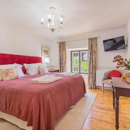 2 Bed In Sz197 *
